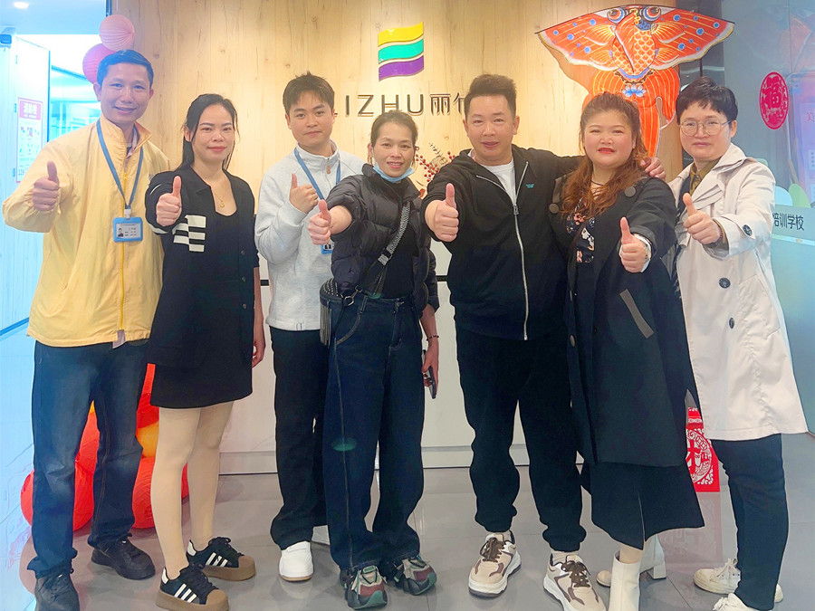 從左到右：李煥玲，盧素豐，方冬瑩，梁麗麗.jpg
