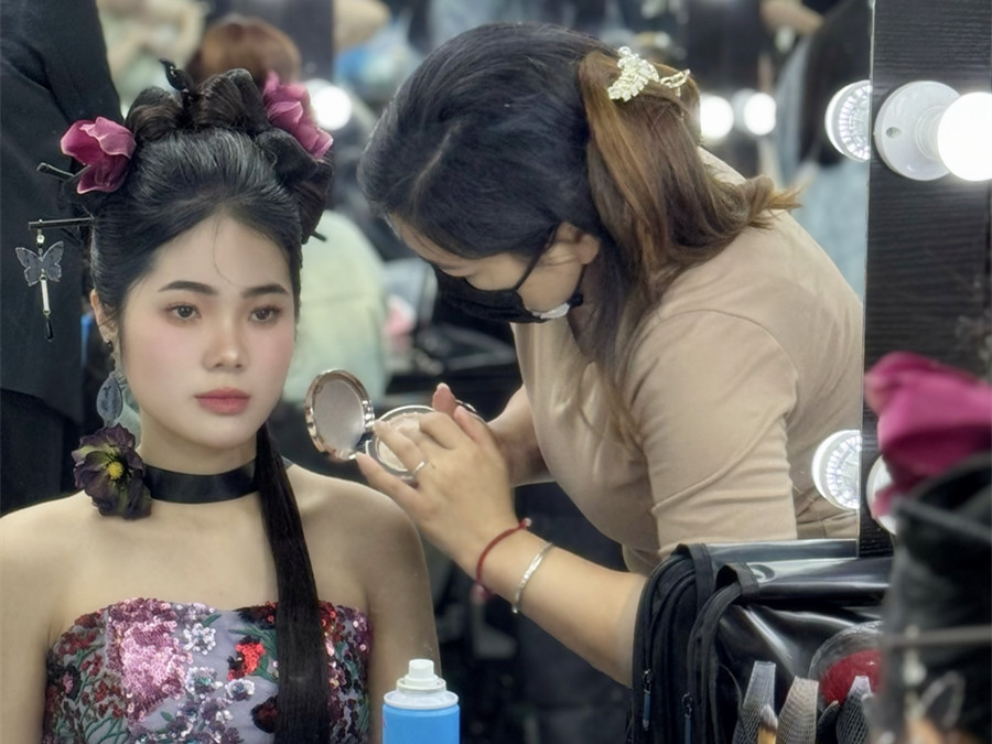 新中式妝容造型，從零學(xué)彩妝造型